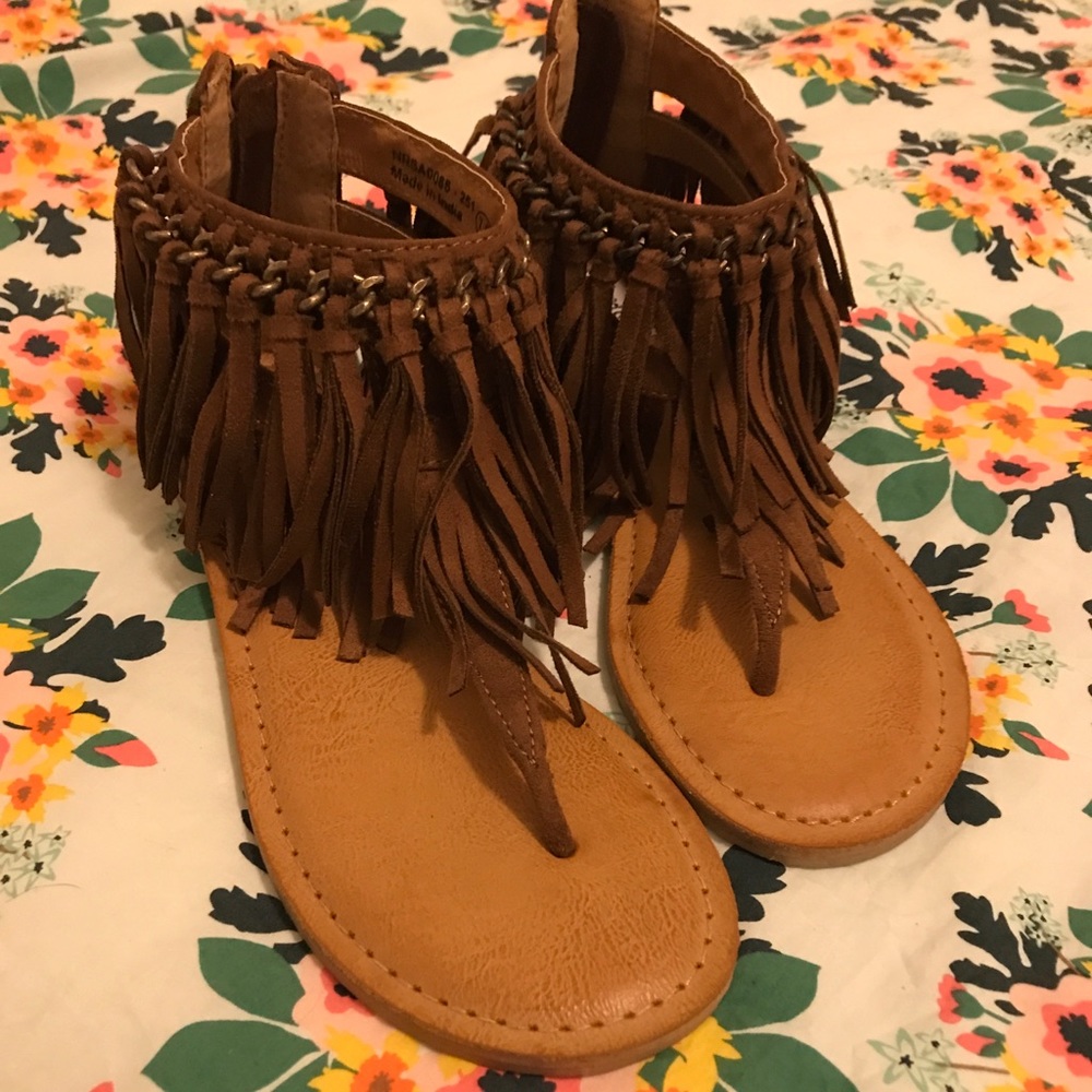 Not Rated 7.5 sandals NEVER WORN